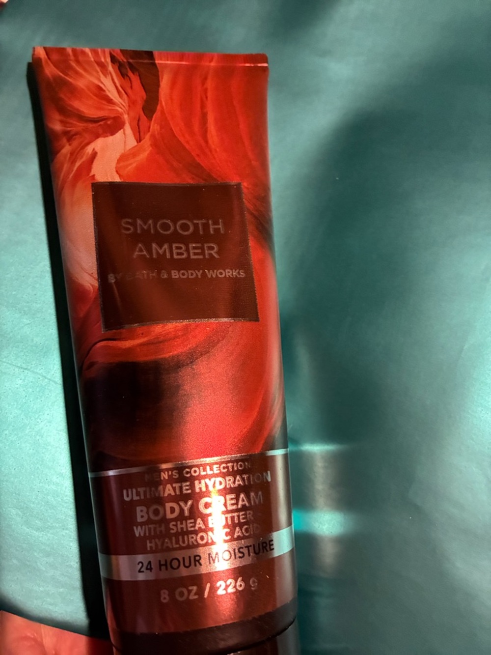 Bath & Body Works Smooth Amber Body Cream in Red